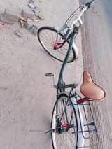 A picture of Chagua size yako hapo kuna bike 3 kila moja 100