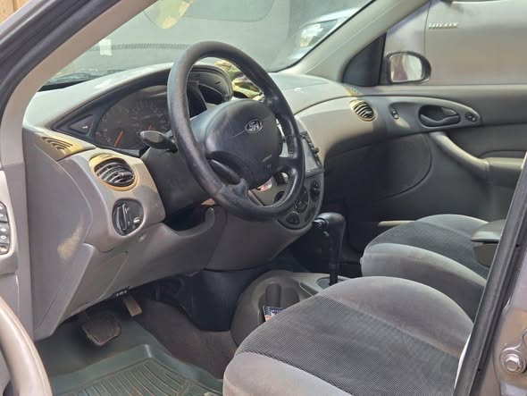 A picture of 2005 model Ford