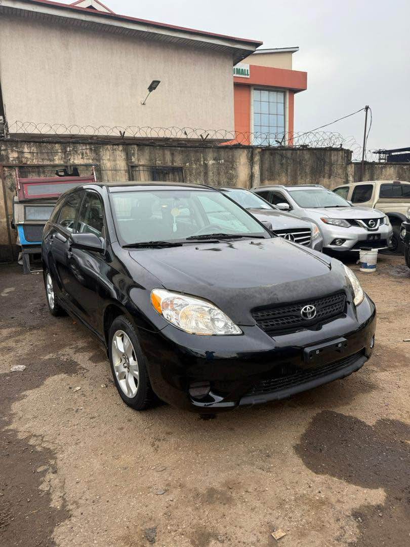 A picture of Toyota matrix