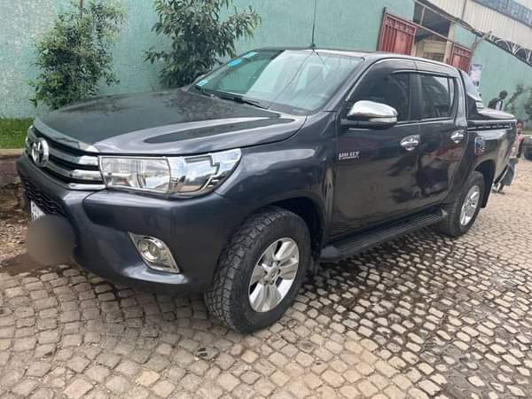 used toyota hilux