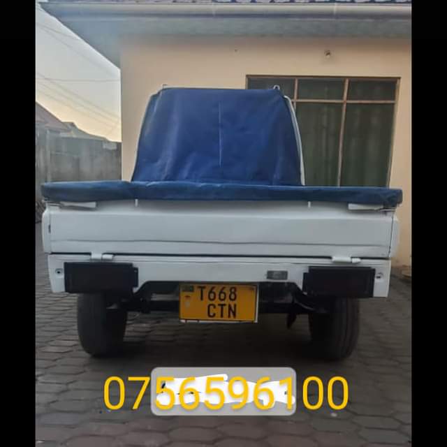 A picture of SUZUKI CARRY