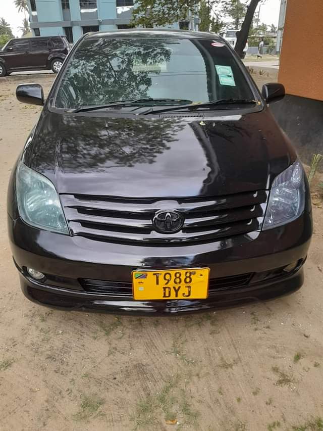 A picture of Toyota IST Gari mpya