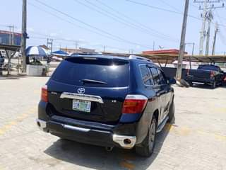 A picture of Toyota Highlander 2008