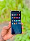 A picture of Samsung S9 plus at 300k 64GB 6GB 13MP double back