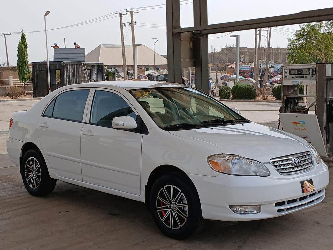 A picture of Corolla LE