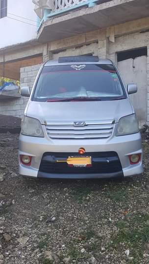 used toyota noah
