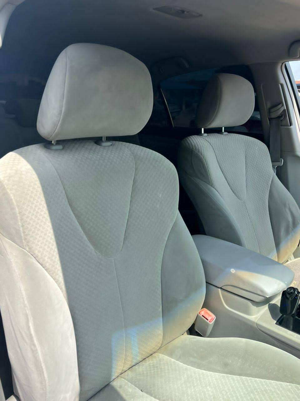 A picture of  Nigerian few months used Toyota Camry mozul . 2008