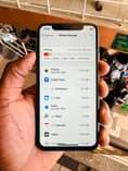 A picture of Iphone xs 64GB at shs 750 000ugx