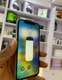 A picture of I phone x 64gb