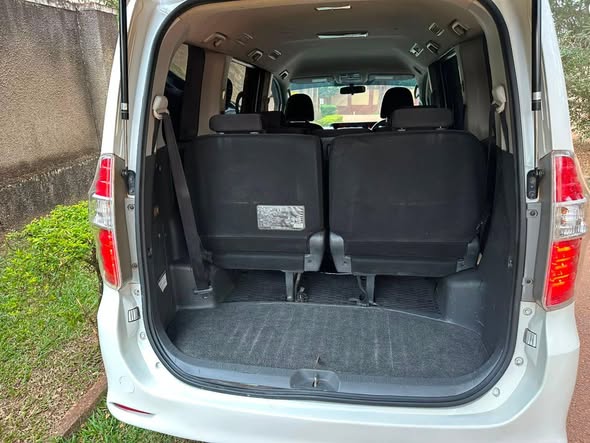 A picture of Toyota Noah