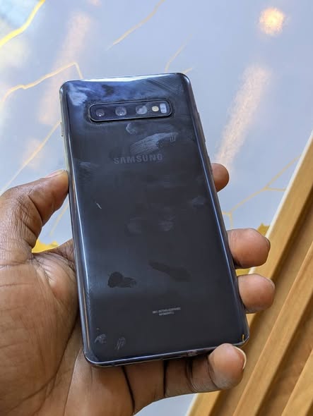 A picture of Samsung Galaxy S10 plus