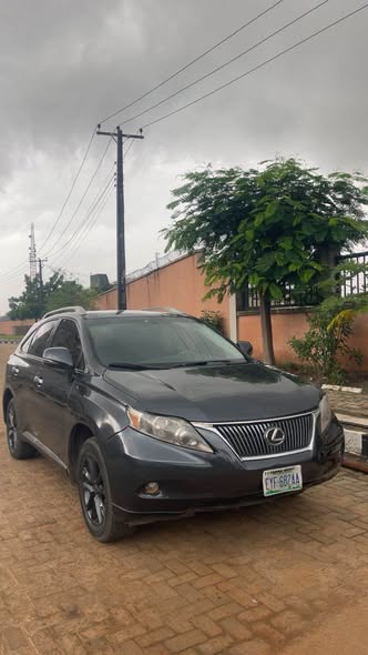 A picture of Clean Lexus RX350 untouched engine and gear 13m