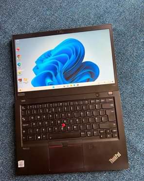 A picture of Lenovo Thinkpad T14s i5 16gb ram 1tb SSD touchscreen backlight