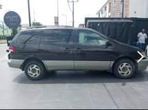 A picture of CLEAN SIENNA WITH DVD Going FOR 1 7M NOTHING TO