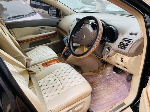 A picture of Toyota Harrier