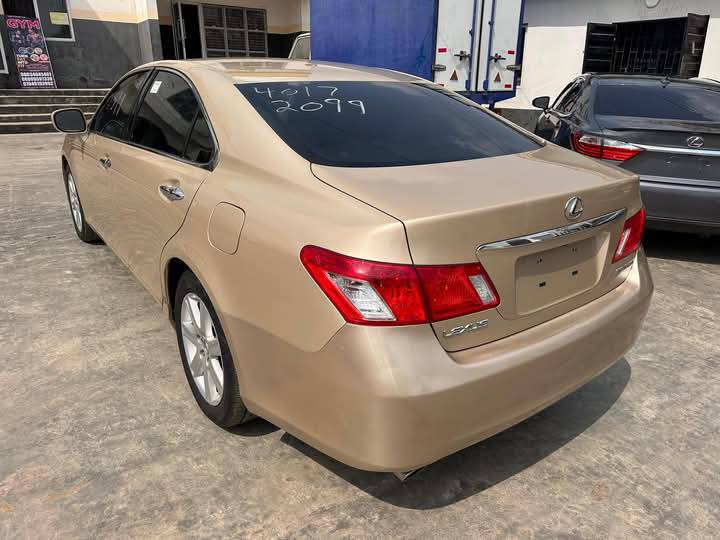 A picture of DIRECT TOKUNBO 2008 LEXUS ES350 Accident Free Full Option Duty