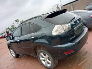 A picture of Highest grade Lexus RX 330 05 06 model Everything is