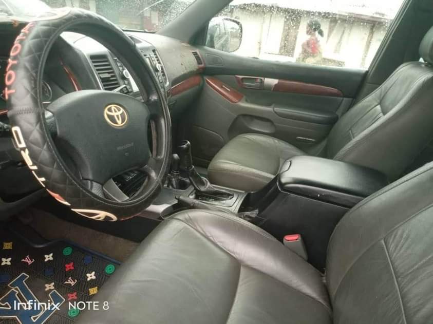 A picture of 2009 Prado