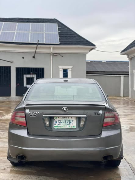 A picture of Acura TL 2006