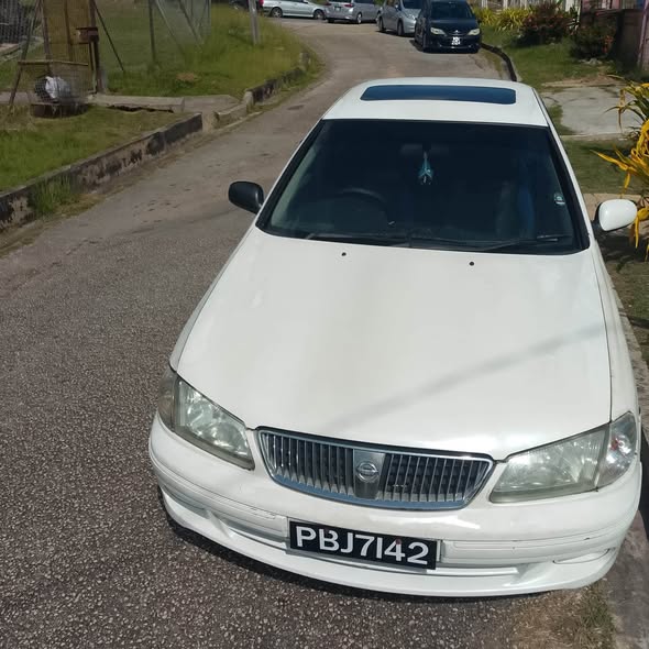 nissan almera