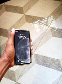 A picture of Iphone x