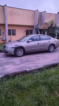 A picture of Nissan Altima 2008 Model Gold Colour Buy and Drive