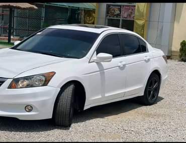 A picture of Super clean Honda Accord for sale 2011 model Ac working