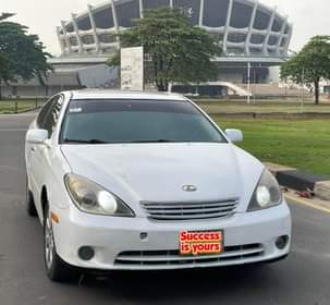 A picture of Lexus es 330