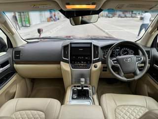 A picture of 2018 TOYOTA LANDCRUISER V8