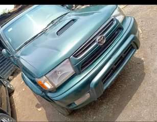 A picture of Toyota 4runner 2003 Engine and Gear ok Ac needs gas