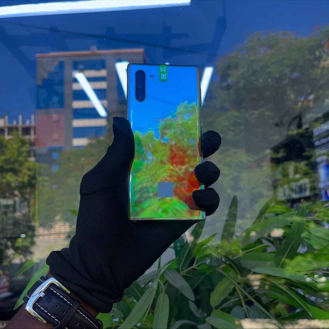 A picture of Samsung note 10