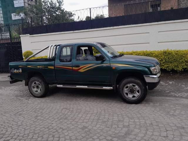 used nissan hardbody