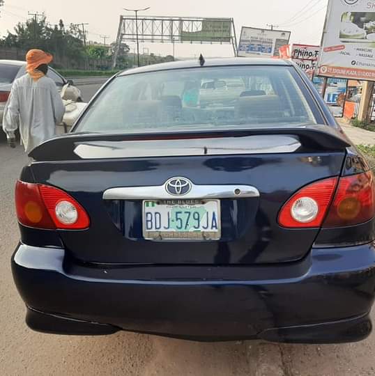 A picture of TOYOTA COROLLA 2003