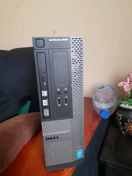 A picture of Dell desktop i5