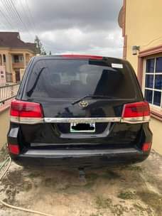 A picture of 2004 upgraded to 2018 land cruiser Everything working perfectly 5.7