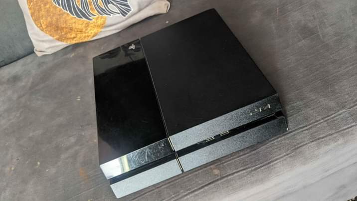 A picture of Ps4 Fat for sale Mabibo 0698432220