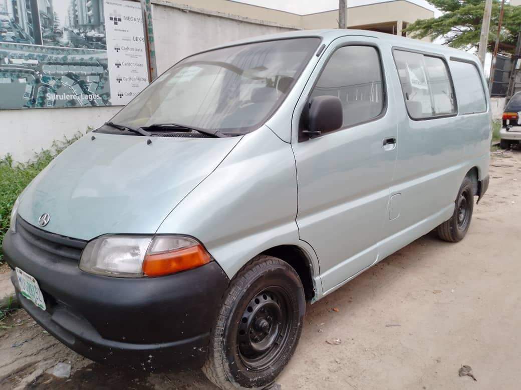 A picture of TOYOTA HIACE