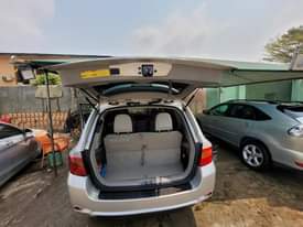 A picture of Toyota Highlander 2008 Model Direct tokunbo Tell 07034654049