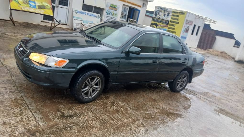 A picture of Toyota camry 4plug 2001 DROPLIGHT with CATALYST