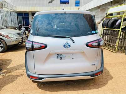 A picture of TOYOTA SIENTA