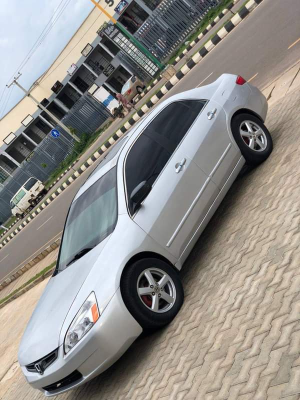 A picture of QUICK SALE EXTREMELY CLEAN USED HONDA EOD 2005 MODEL BELGIUM