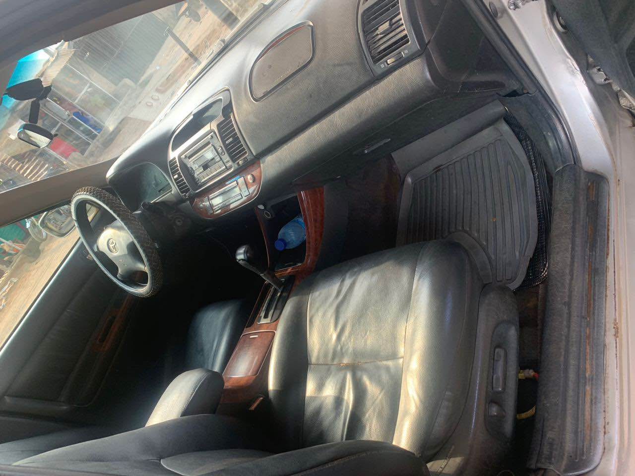 A picture of Toyota Camry 2004.