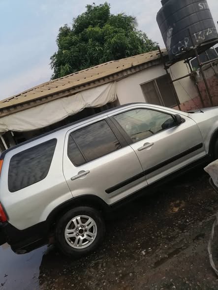 A picture of Clean HONDA CRV 2004