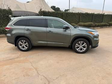 A picture of 2023 December Entry extra clean 2015 xle highlander Location olusosun