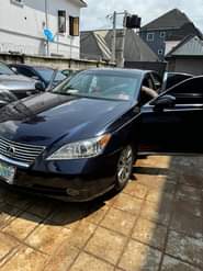 A picture of Highest grade Lexus ES 350 With double pano roof Fullest