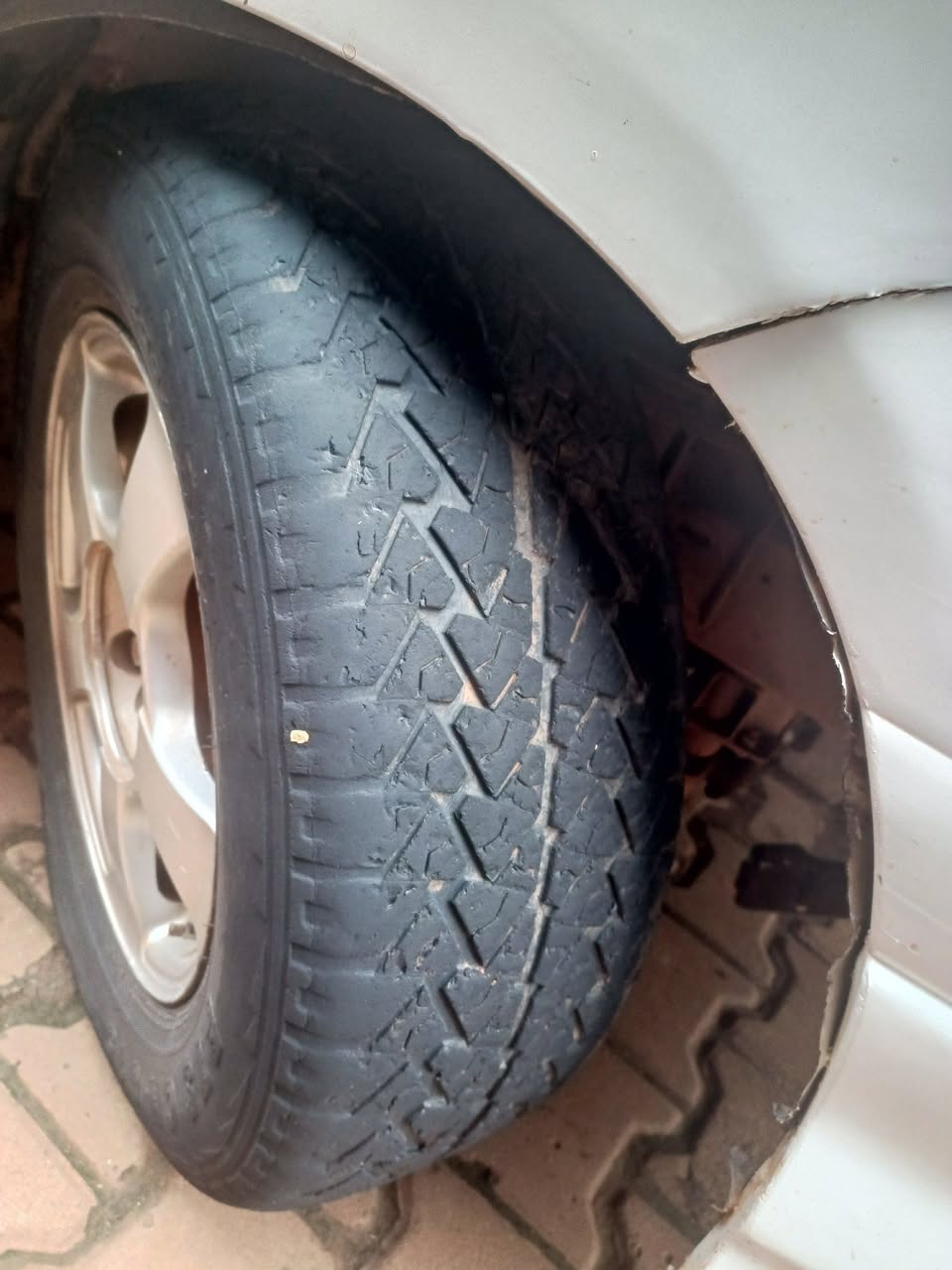 A picture of Toyota Noah 4wd cc1998 model 2000