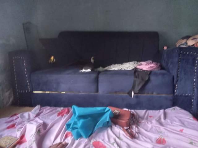 A picture of Sofa watu wawili