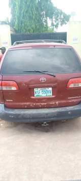 A picture of Toyota Sienna 2001 Model Partially First Body Engine shorting oil
