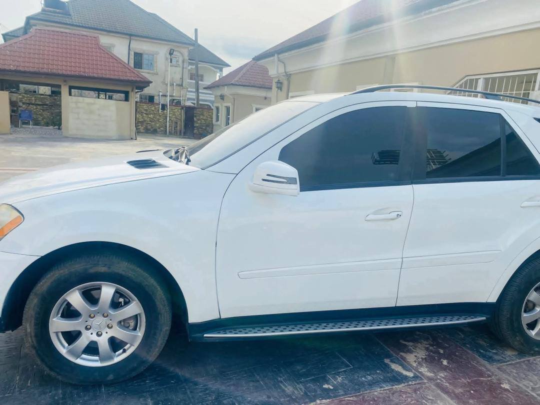 A picture of Mercedes Benz ML350