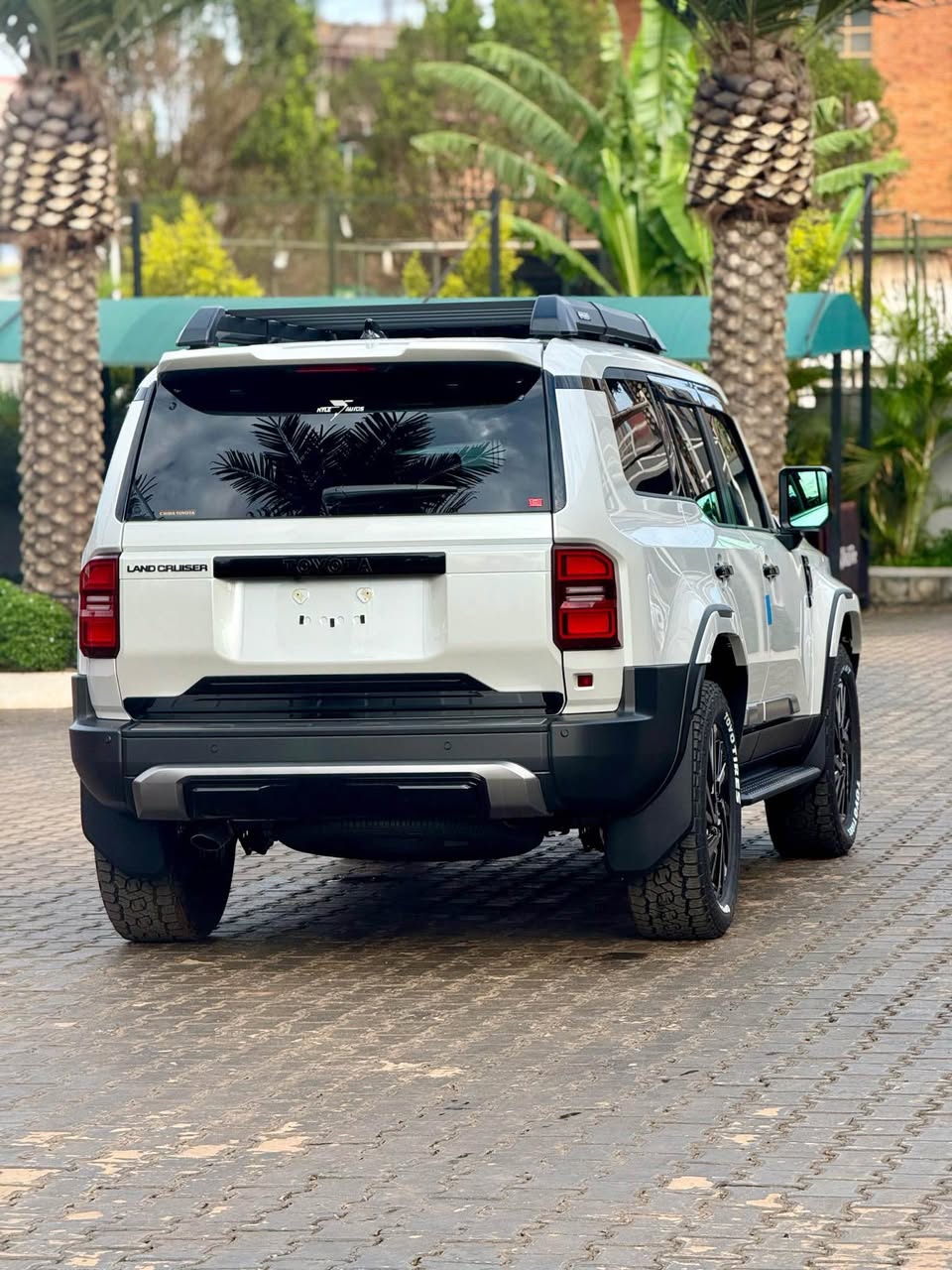 A picture of TOP RIDz Ug 4detailz call watsup 256782126680